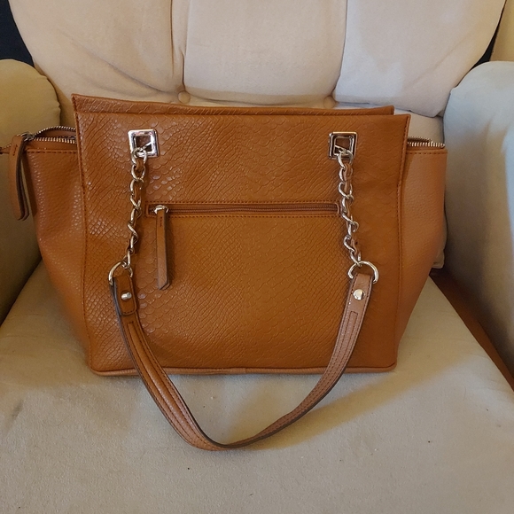 ‼️‼️SELLING OUT EVEYTHING PLEASE MAKE AN OFFER ON ANYTHING IN MY CLOSET.‼️‼️‼️ - Picture 2 of 6